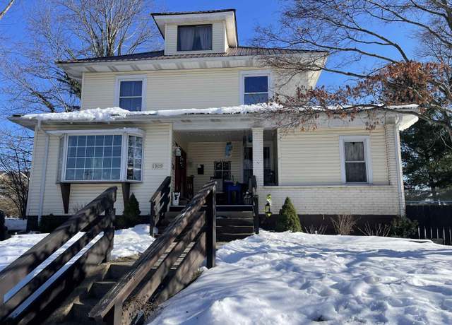 Property at 1309 Maryland Court Ct, Ashland, KY 41101, 5 beds, 3 baths