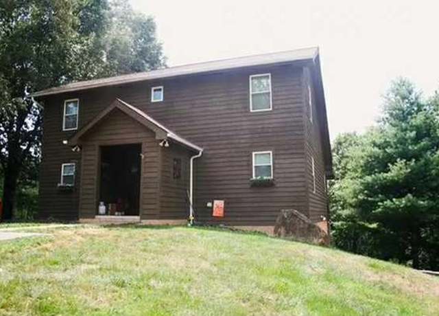 Property at 1712 Happy Hill Ct, Ashland, KY 41102, 3 beds, 2 baths
