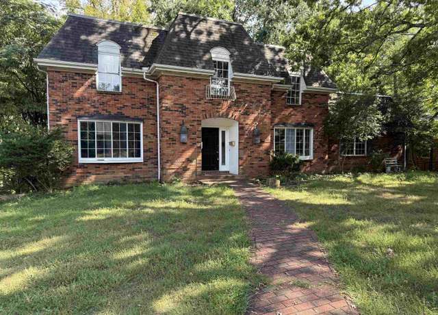 Property at #4 The Oaks Drive Dr, Ashland, KY 41101, 4 beds, 4 baths