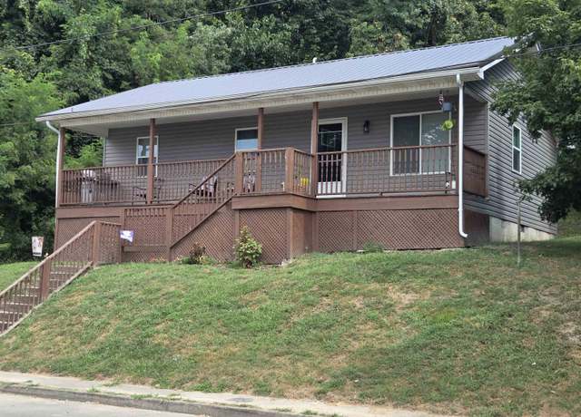 Property at 605 South 10th St, Ironton, OH 45638, 3 beds, 1 bath