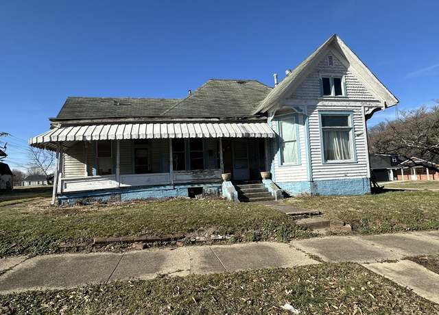Property at 721 Chestnut St, Ironton, OH 45638, 3 beds, 1 bath