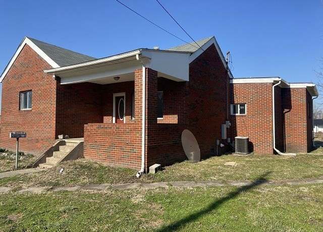 Property at 1107 Lorain St, Ironton, OH 45638, 3 beds, 1.5 baths