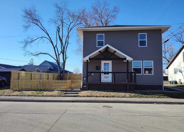 Property at 707 Jefferson St, Ironton, OH 45638, 3 beds, 1.5 baths