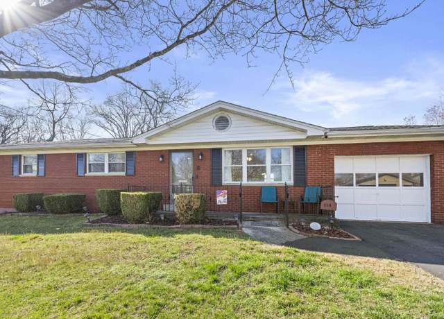 Property at 1114 James Ct, Ashland, KY 41101, 3 beds, 2 baths