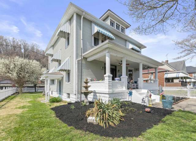 Property at 201 Etna St, Russell, KY 41169, 4 beds, 1.5 baths