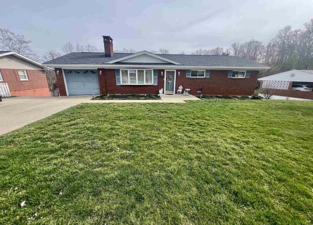 Property at 4834 Sherwood Dr, Ashland, KY 41101, 3 beds, 2.5 baths