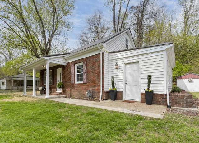 Property at 2933 Boy Scout Rd, Ashland, KY 41102, 3 beds, 2 baths