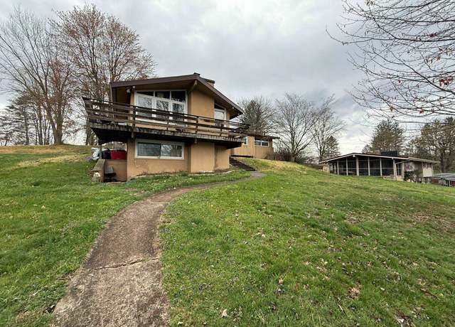 Property at 326 Skyline Dr, Charleston, WV 25302, 3 beds, 2 baths