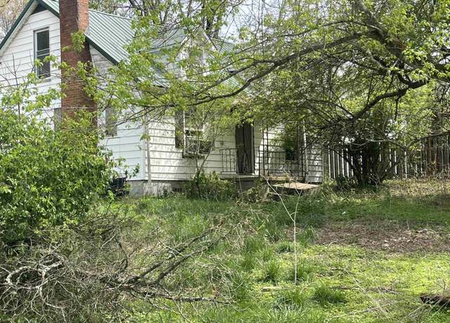 Property at 2921 Roberts Dr. Dr, Ashland, KY 41102, 3 beds, 1 bath