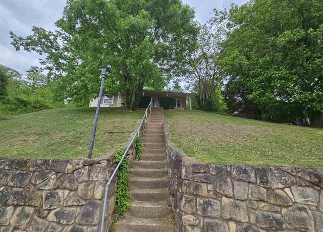 Property at 1000 Park Drive Dr, Dunbar, WV 25064, 3 beds, 1 bath
