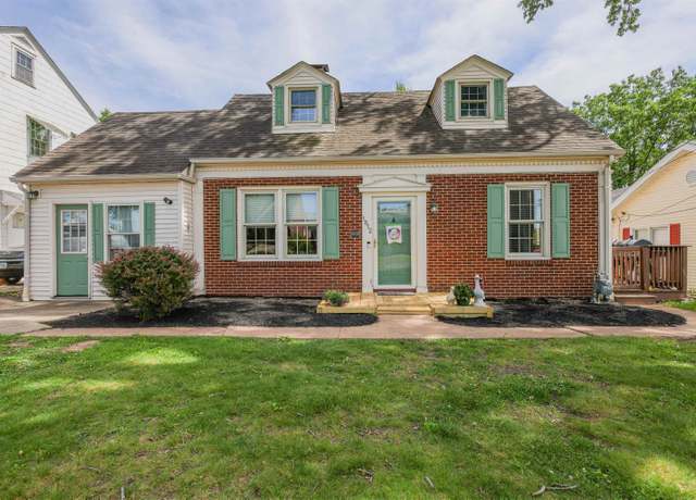 Property at 1812 Creston Place Pl, Ashland, KY 41101, 4 beds, 2 baths