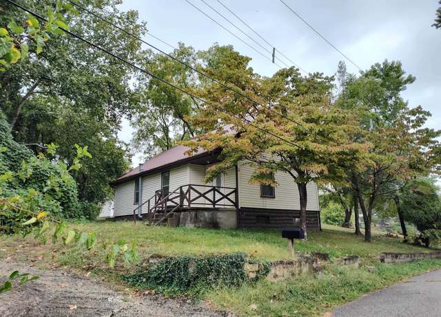 Property at 354 Maynard St, Ashland, KY 41101, 3 beds, 1 bath