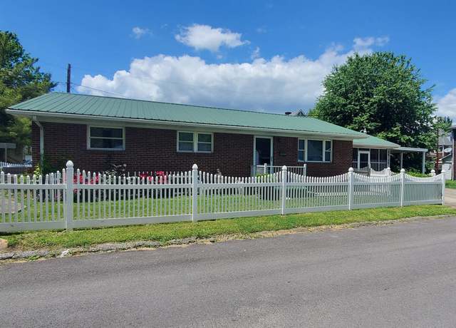 Property at 825 Alexander Place Pl, Ashland, KY 41101, 3 beds, 2 baths