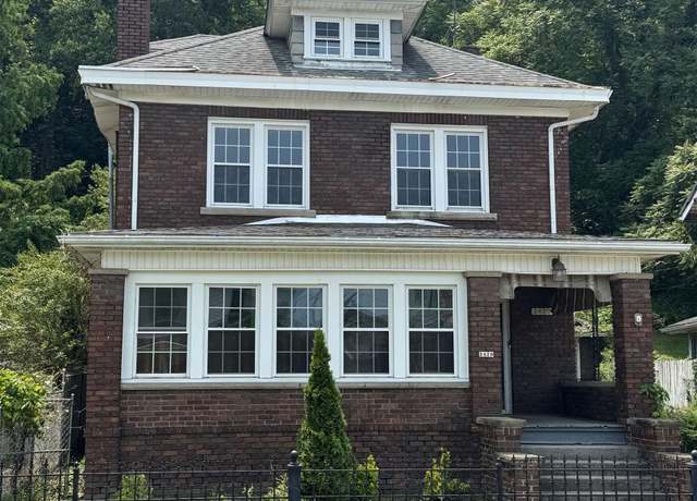 Property at 2420 Hilton Avenue Ave, Ashland, KY 41101, 5 beds, 3.5 baths