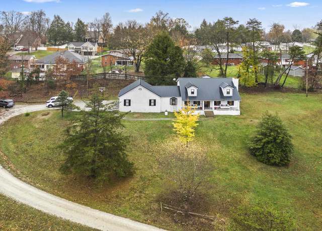 Property at 4050 Valley View Dr, Ashland, KY 41101, 5 beds, 3.5 baths