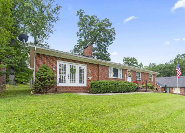 Property at 2512 Oaklawn Ct, Ashland, KY 41101, 3 beds, 2 baths