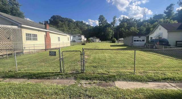 Photo of 1822 Sycamore Street St, Kenova, WV 25530