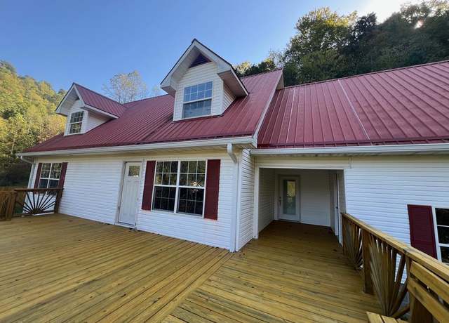 Property at 200 Stanley Ln, Canada, KY 41519, 4 beds, 2 baths