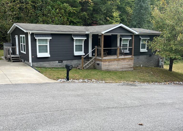 Property at 175 East Keyser Heights Dr, Pikeville, KY 41051, 2 beds, 2 baths