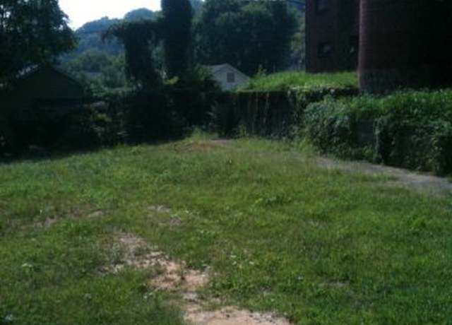 Property at 708 May Ct, Ashland, KY 41101