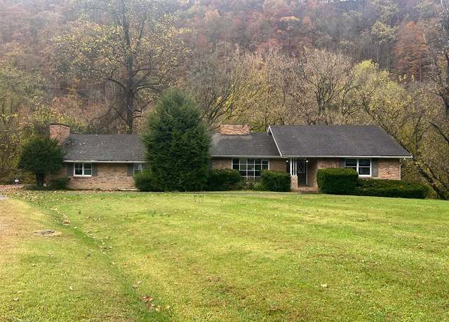 Property at 124 Cherokee Dr, Pikeville, KY 41501, 5 beds, 3 baths