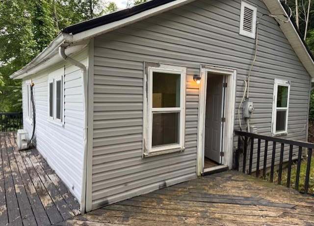 Property at 207 Poplar St, Pikeville, KY 41501, 2 beds, 1 bath