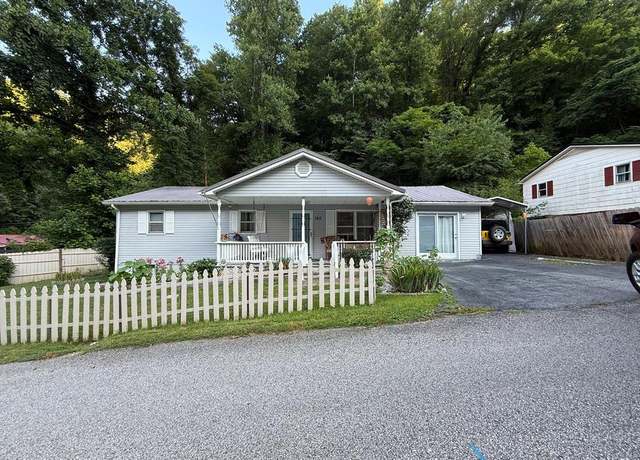 Property at 165 Woodland Ests, Paintsville, KY 41240, 3 beds, 1 bath