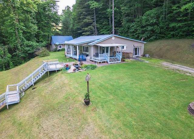 Property at 1998 Little Lick Frk, East Point, KY 41216, 3 beds, 2 baths