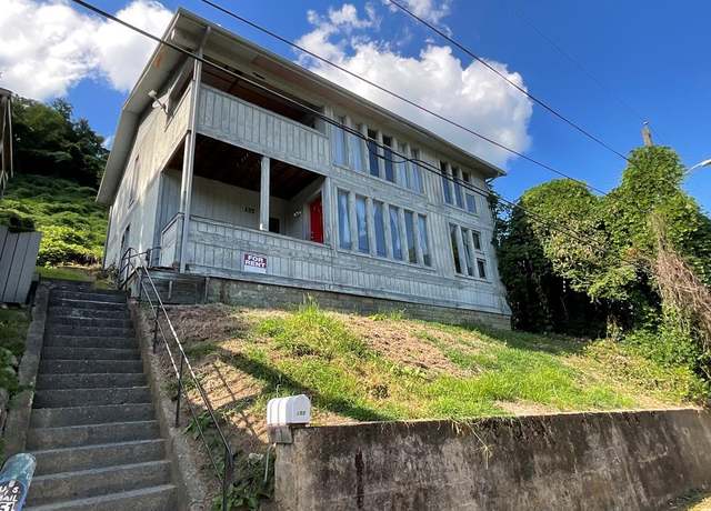 Property at 155 Jefferson St, Pikeville, KY 41501, 3 beds, 2.5 baths