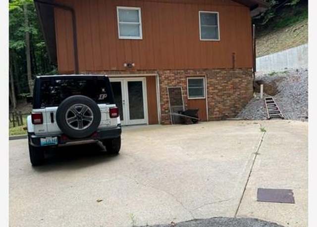 Property at 144 Mount Martha Trl, Pikeville, KY 41501, 3 beds, 1.5 baths