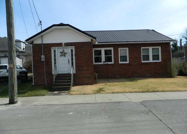 Property at 111 Eighth St, Pikeville, KY 41501, 2 beds, 2 baths