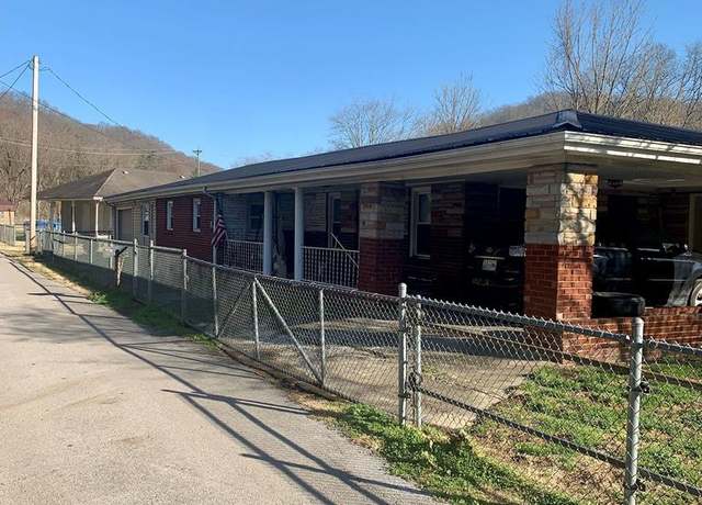 Property at 276 Railroad Cir, Betsy Layne, KY 41605, 2 beds, 1.5 baths