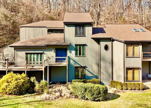 Property at 112 Fox Furrow, Pikeville, KY 41501, 5 beds, 4.5 baths