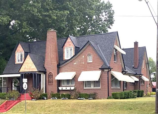 Property at 306 W Madison St, Louisa, KY 41230, 4 beds, 3 baths