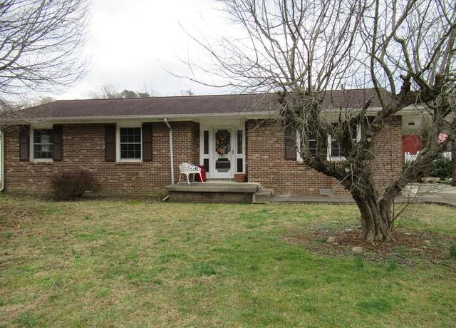 Property at 194 Wallen Dr, Van Lear, KY 41265, 3 beds, 2 baths