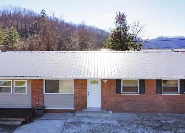 Property at 21 Madison Ave, Prestonsburg, KY 41653, 3 beds, 2 baths