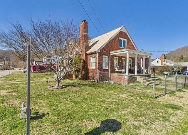 Property at 151 Central Ave, Allen, KY 41601, 3 beds, 1.5 baths