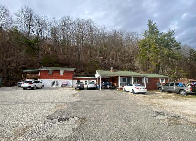 Property at 292 West Maple St, Salyersville, KY 41465, 6 beds, 3 baths
