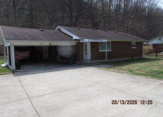 Property at 3919 KY Route 40, Meally, KY 41240, 3 beds, 1 bath