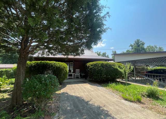 Property at 70 Wallen Dr, Van Lear, KY 41268, 3 beds, 1.5 baths