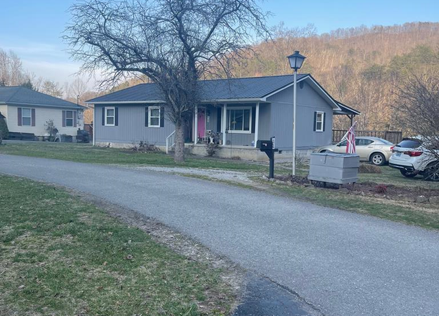 Property at 424 Burton Hill Rd, Jeremiah, KY 41804, 3 beds, 2 baths