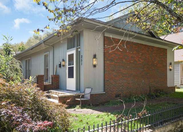 Property at 251 Scott Ave, Pikeville, KY 41501, 3 beds, 1.5 baths