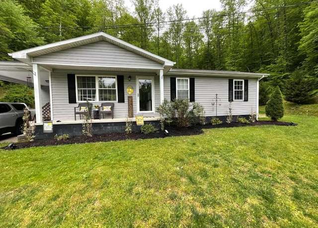 Property at 216 Rose Dr, Prestonsburg, KY 41653, 3 beds, 1 bath