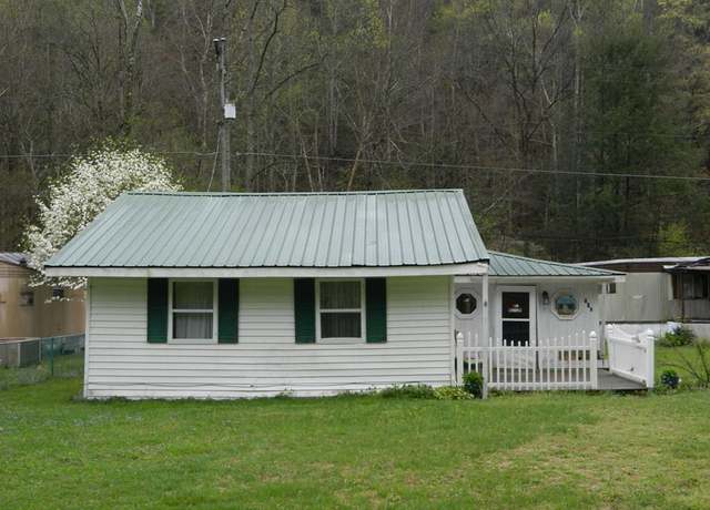 Property at 445 Feds Creek Rd, Feds Creek, KY 41524, 2 beds, 1 bath