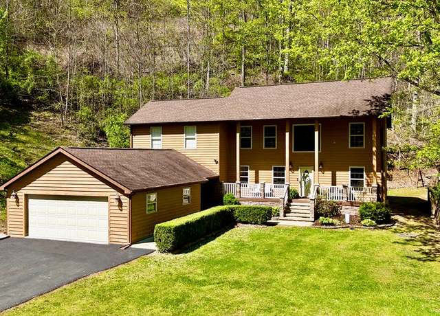 Property at 241 Foxcroft Ln, Pikeville, KY 41501, 4 beds, 2.5 baths