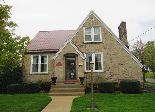 Property at 804 Washington Ave, Paintsville, KY 41240, 4 beds, 2.5 baths
