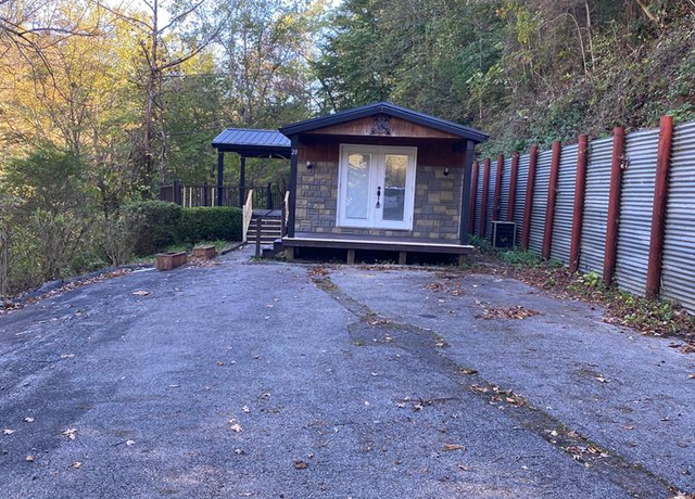 Property at 20 Beech Holw, Forest Hills, KY 41527, 3 beds, 2 baths