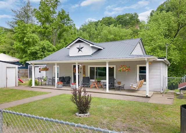 Property at 31 Scalf Dr, Betsy Layne, KY 41605, 3 beds, 2 baths