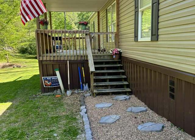 Property at 1721 Bucks Br, Martin, KY 41649, 3 beds, 2 baths