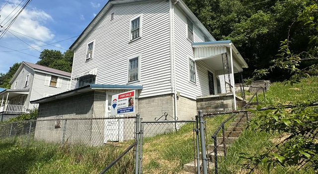 Photo of 92 High St, Jenkins, KY 41537